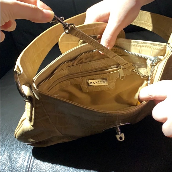 Daniel Shoulder Bag - Picture 4 of 6